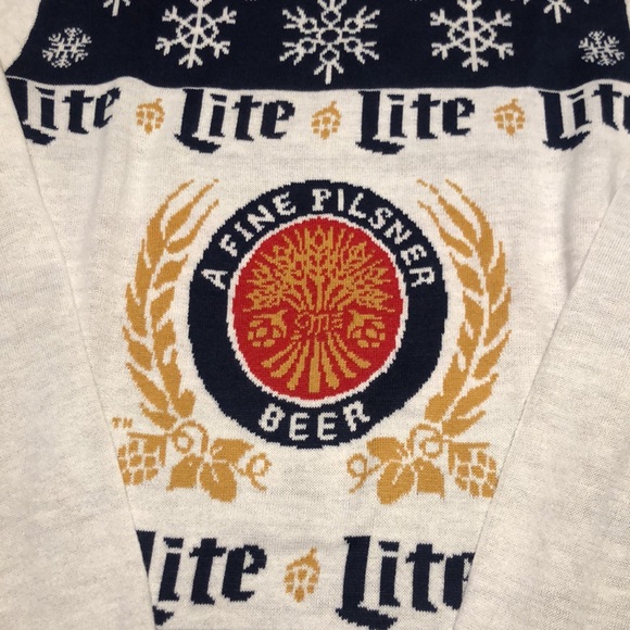 ⭐️⬇️ Miller Lite Men’s Vintage Winter Crewneck Sweater - Picture 3 of 9